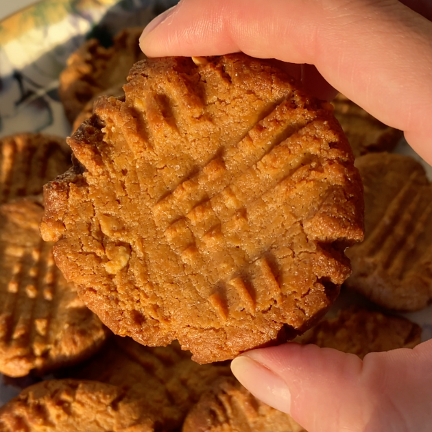 Easy Peanut Butter Cookies
